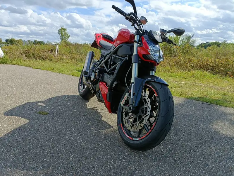 Ducati Streetfighter - foto 2