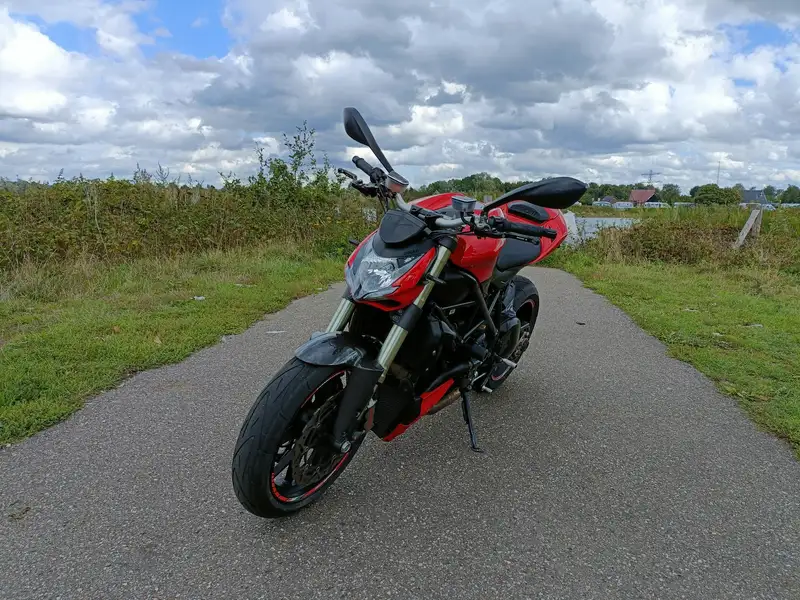 Ducati Streetfighter - foto 4