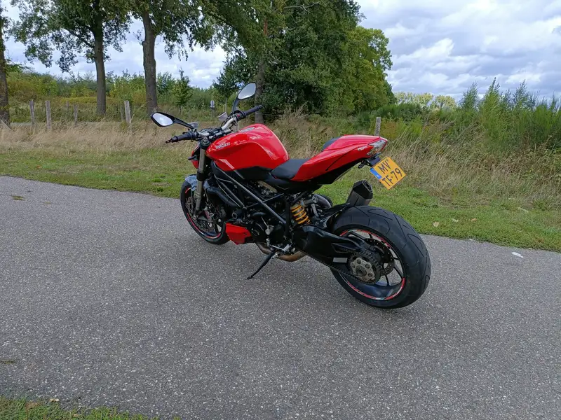 Ducati Streetfighter - foto 8