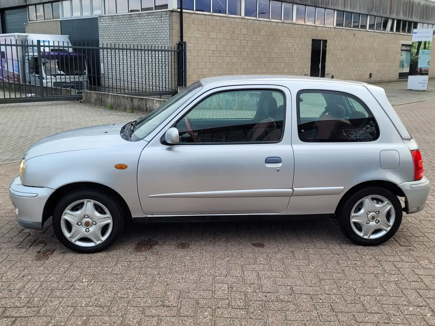 Nissan Micra Micra 1.4 Luxury Argent - 2