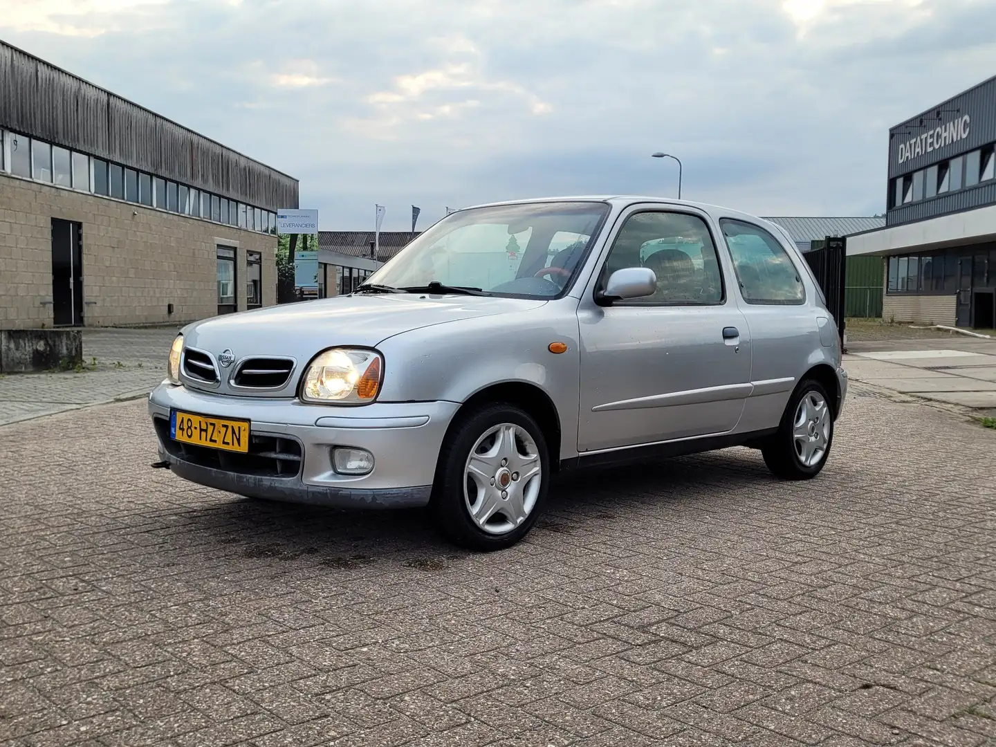 Nissan Micra Micra 1.4 Luxury Argent - 1