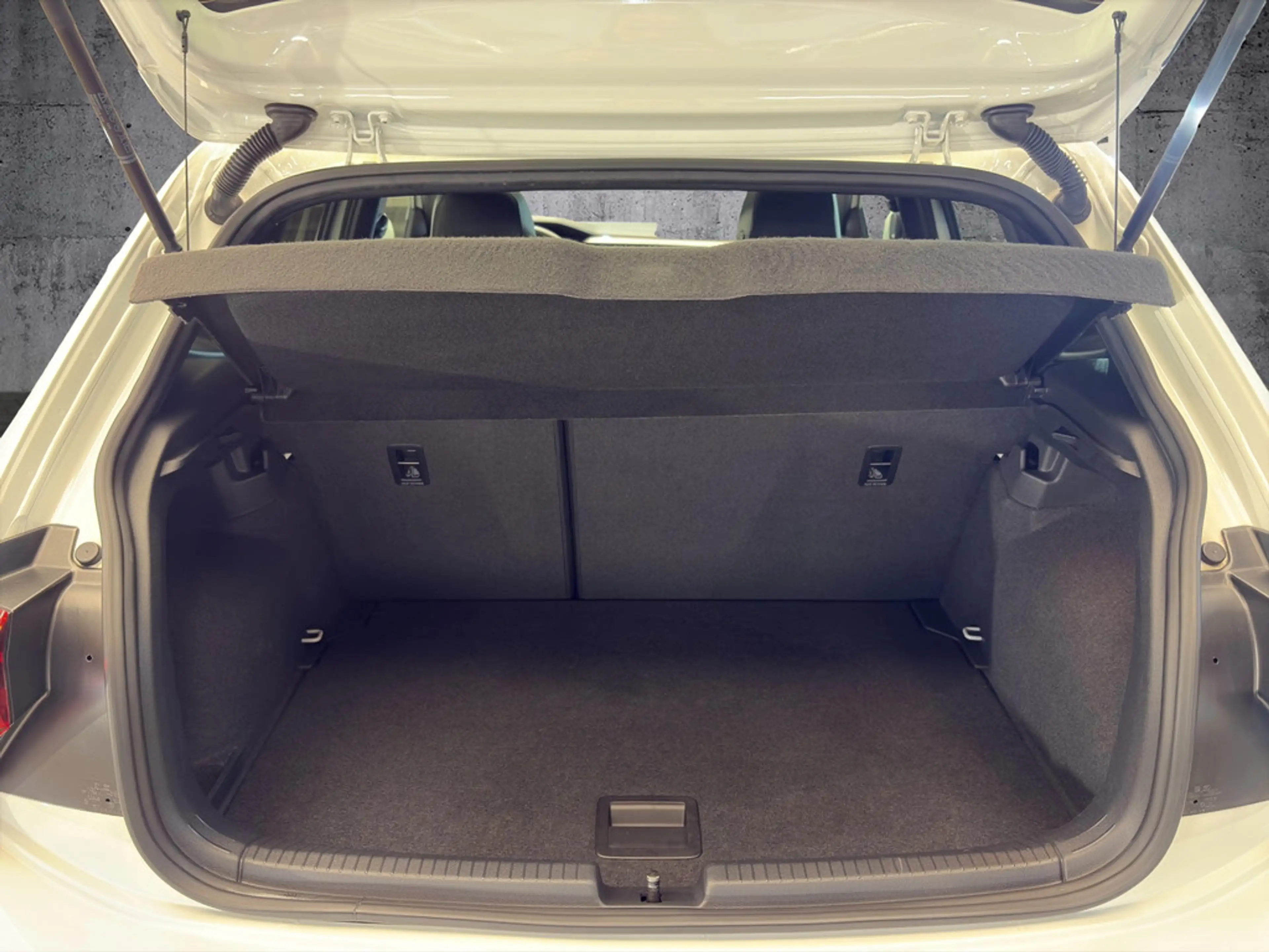 Volkswagen Polo GTI 2.0 TSI DSG NAVI+Pano+Matrix NAVI+Pa — photo 15