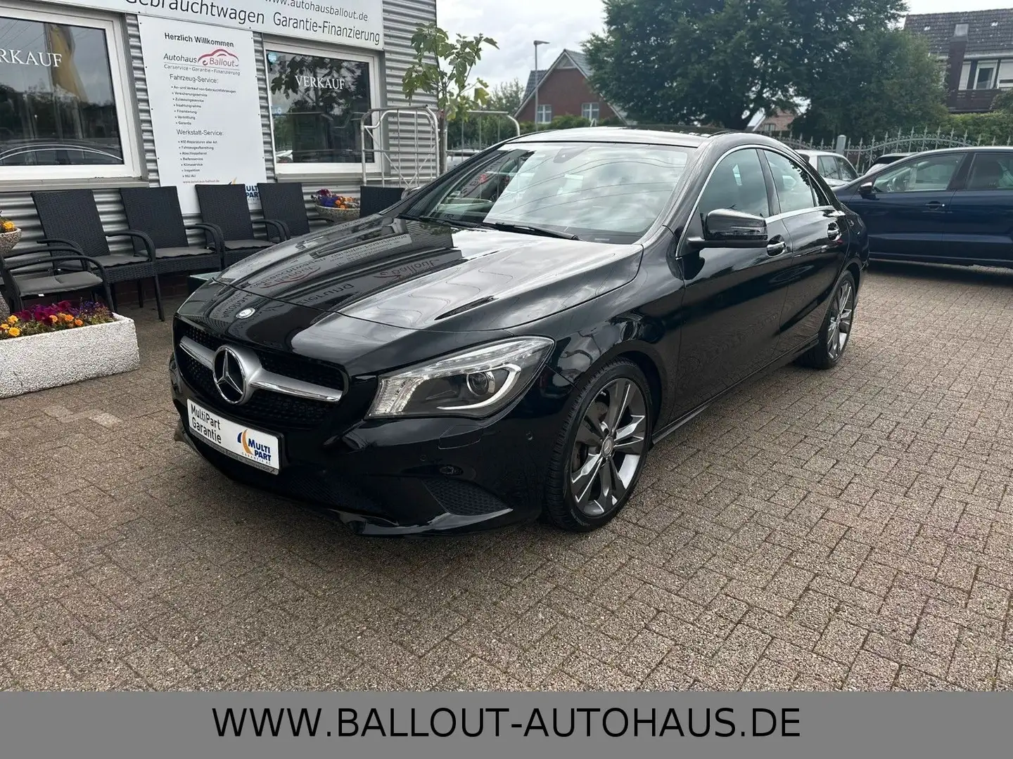 Mercedes-Benz CLA 180 *2.HAND*PANO*KLIMA*NAVI*TEMPO*R-KAMERA* Schwarz - 2