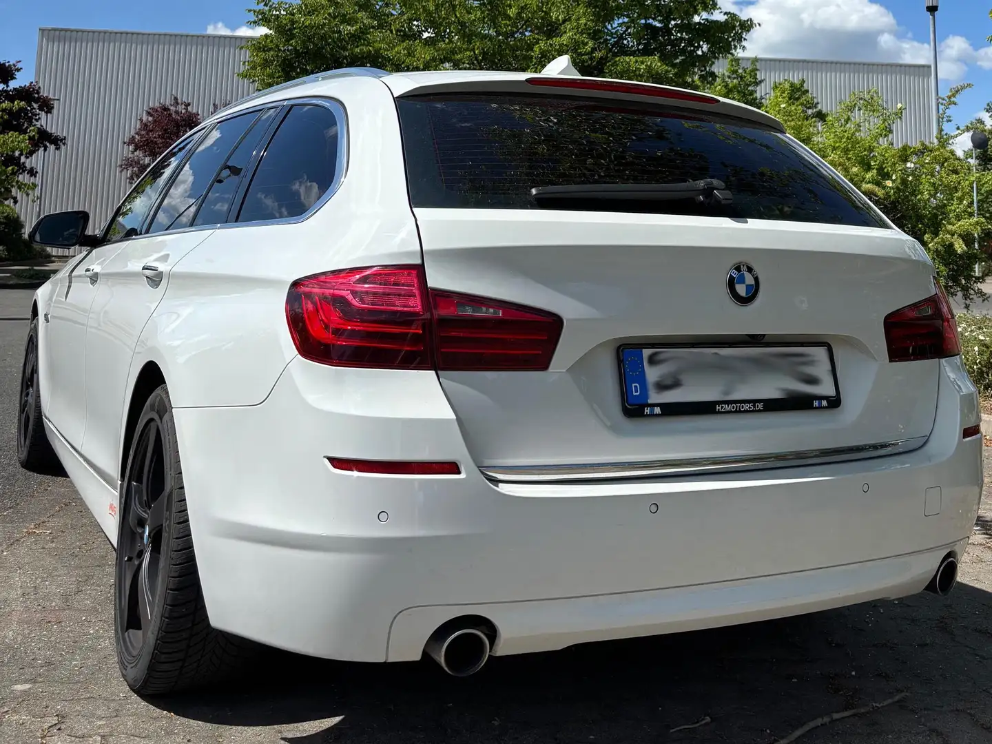 BMW 535 5er Touring Diesel 535d xDrive Touring Sport-Aut. Weiß - 1