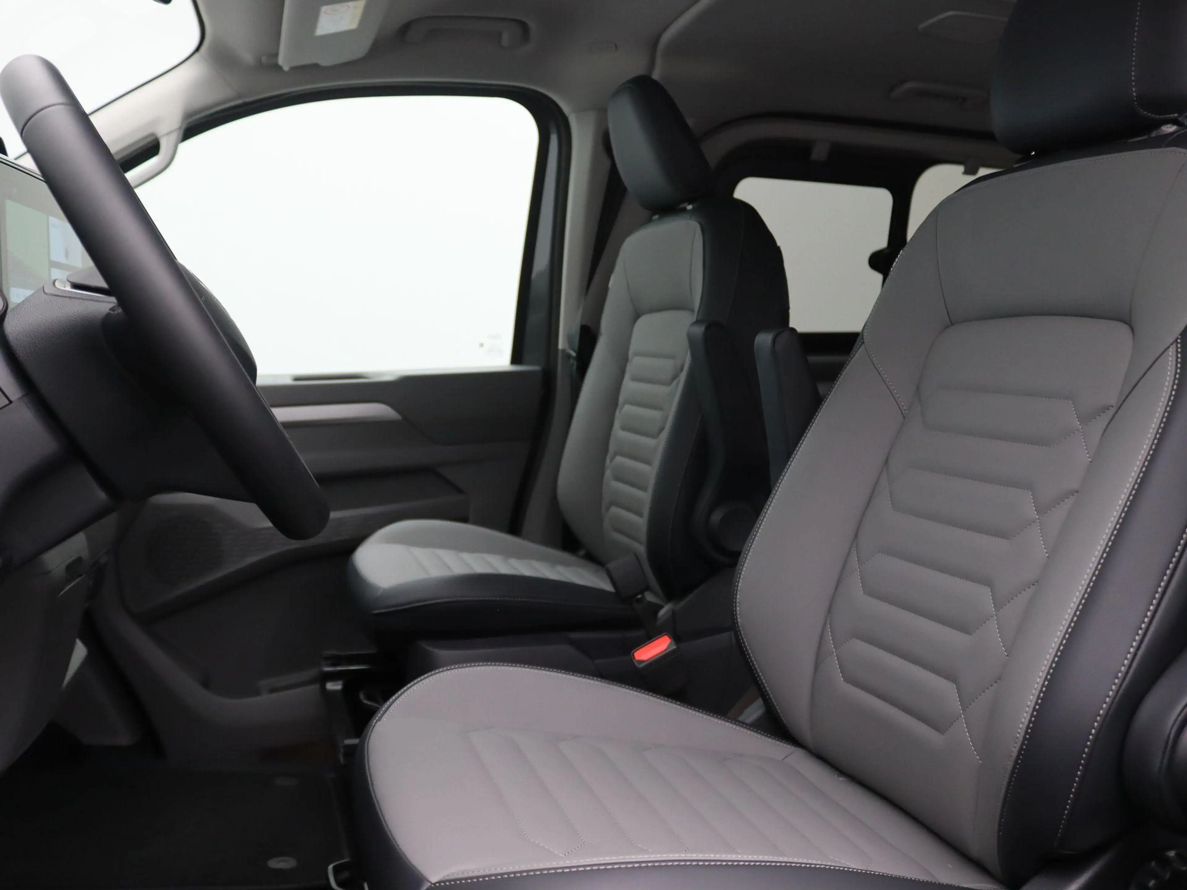 Volkswagen Transporter Caravelle 2.5 L2H1 eHybrid Style 233PK Aut. incl. — photo 5