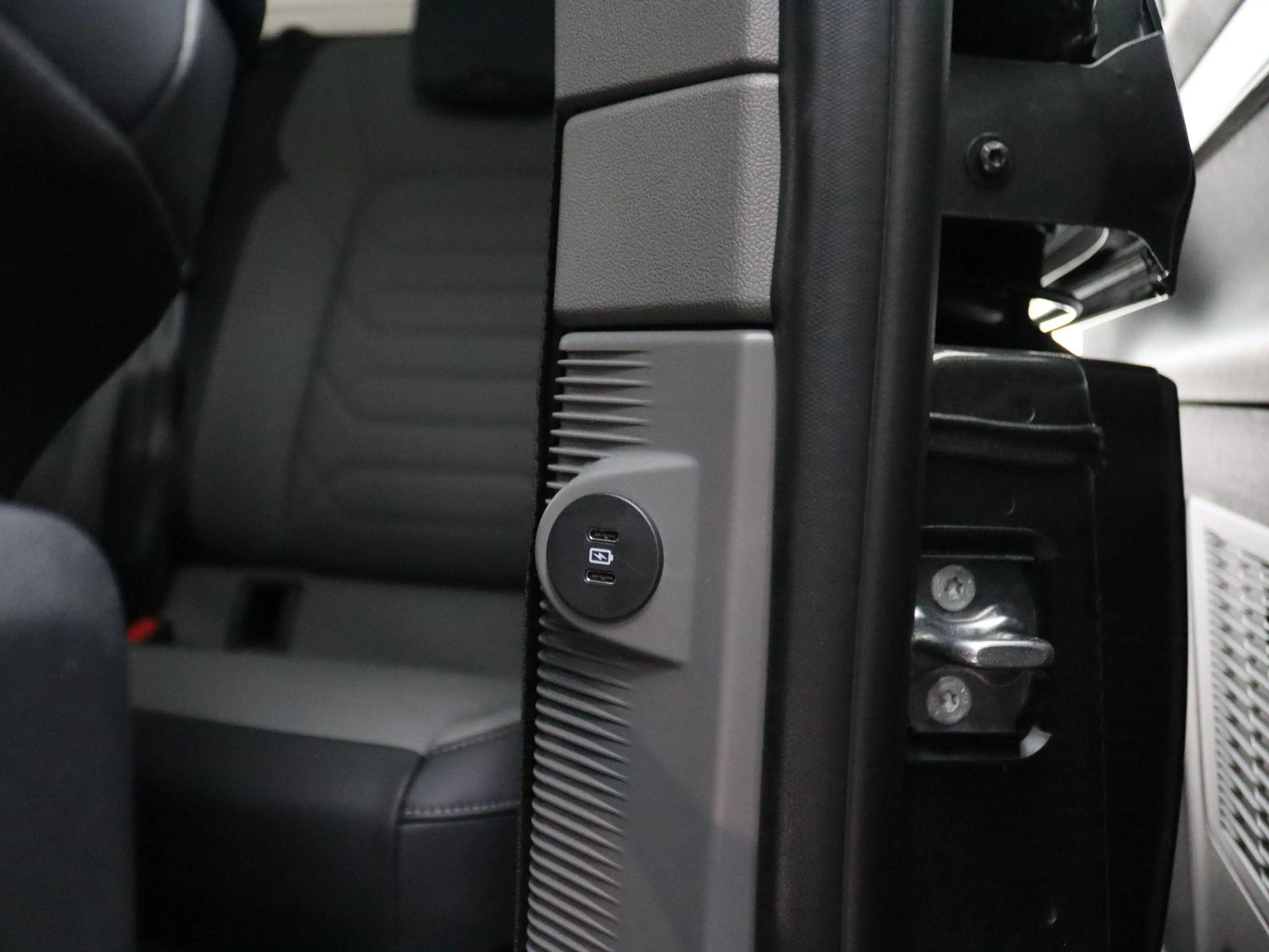 Volkswagen Transporter Caravelle 2.5 L2H1 eHybrid Style 233PK Aut. incl. — photo 43