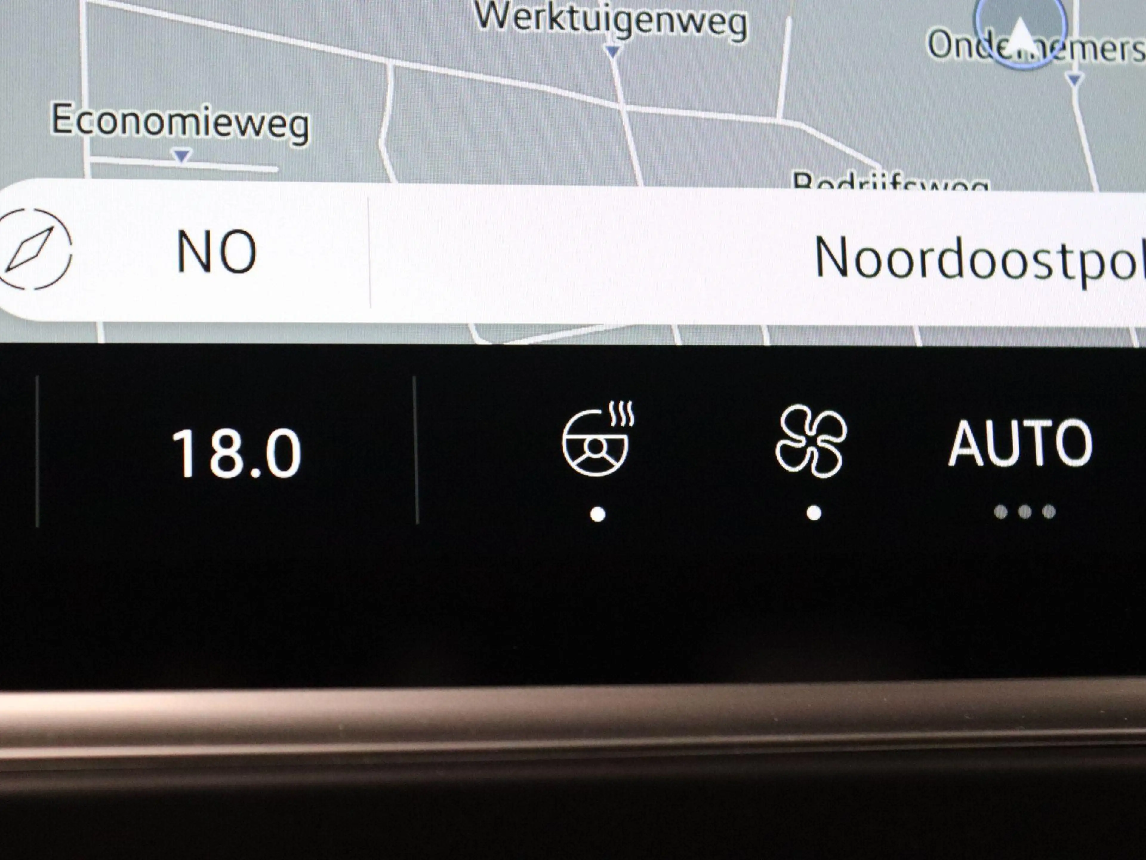 Volkswagen Transporter Caravelle 2.5 L2H1 eHybrid Style 233PK Aut. incl. — photo 31