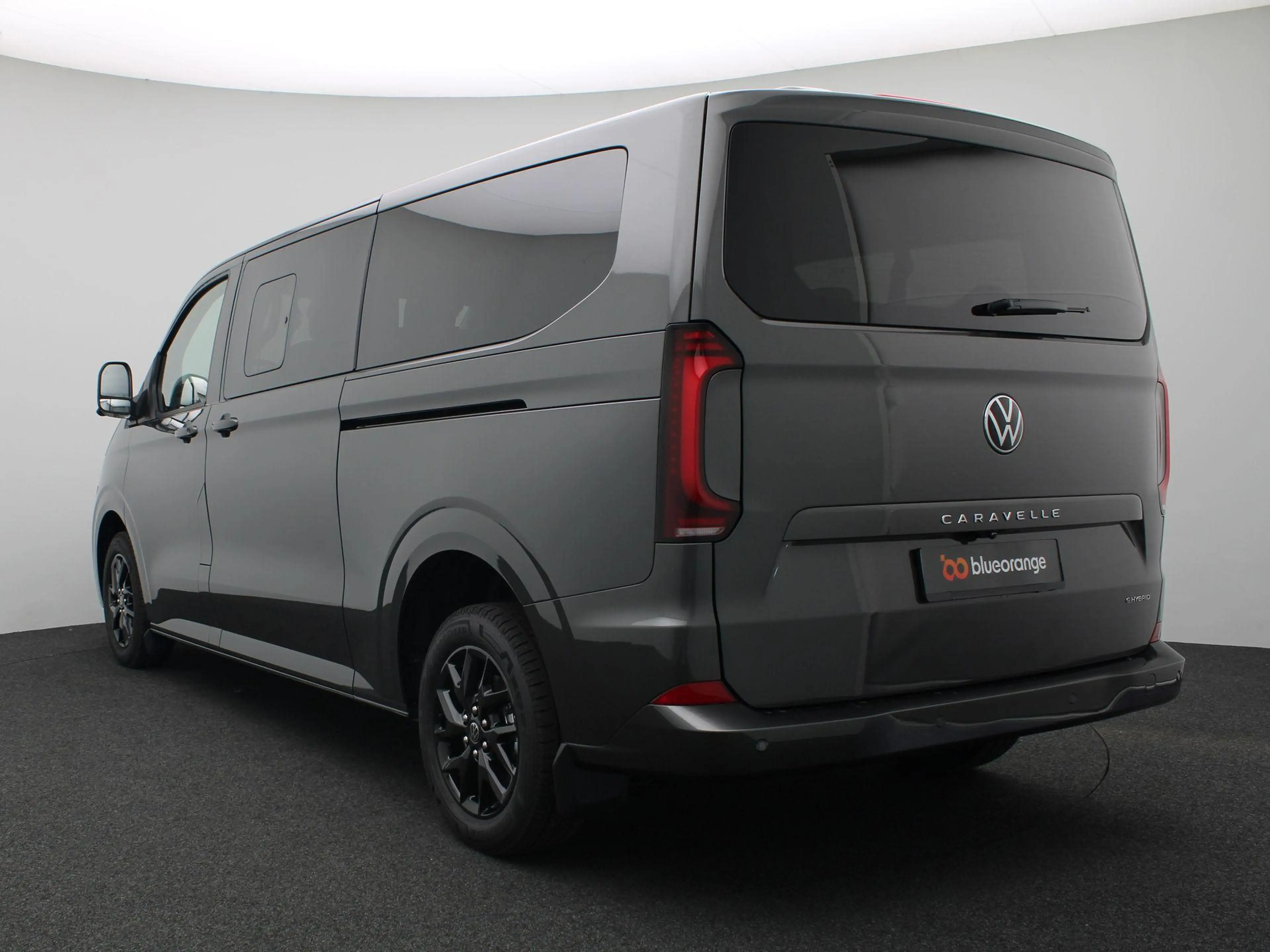 Volkswagen Transporter Caravelle 2.5 L2H1 eHybrid Style 233PK Aut. incl. — photo 10