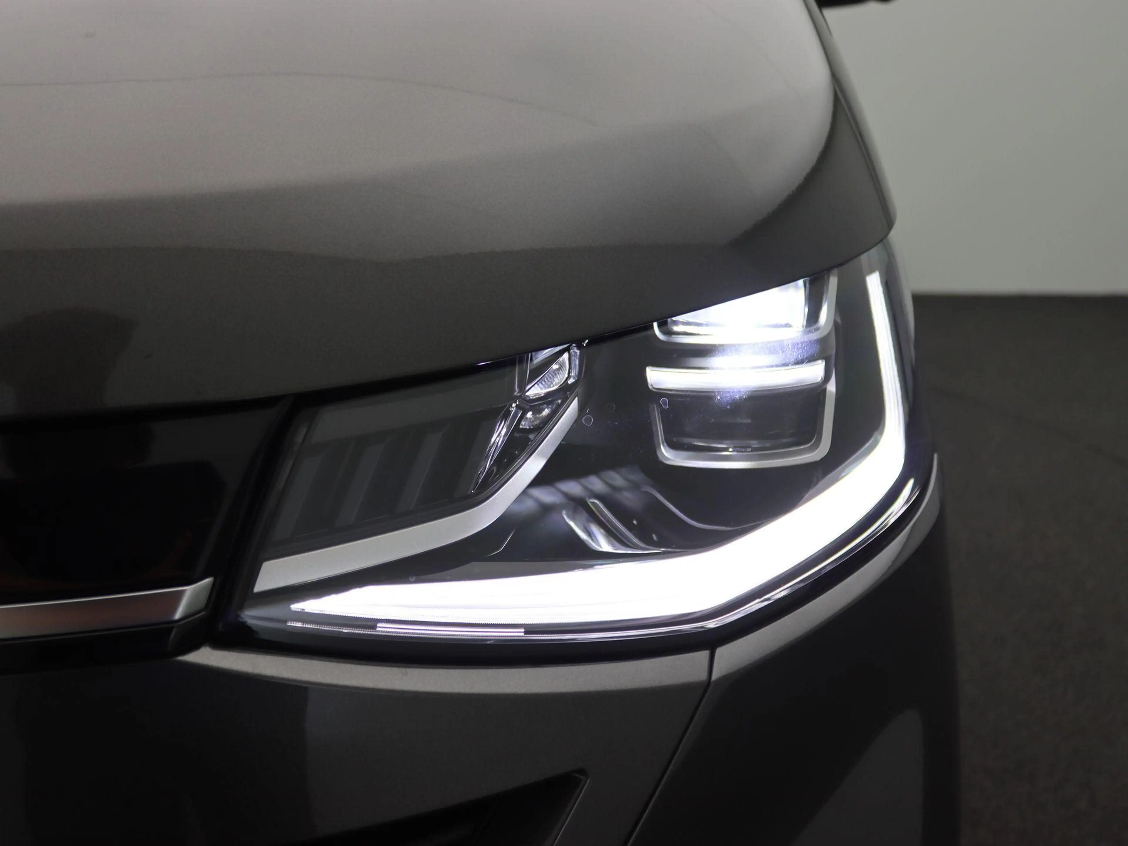 Volkswagen Transporter Caravelle 2.5 L2H1 eHybrid Style 233PK Aut. incl. — photo 48