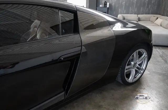 Audi R8 view 8