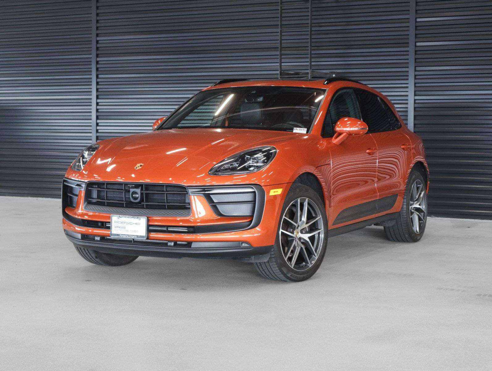  2024 Porsche Macan AWD   
