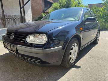 Golf IV 1.4 Klima Sitzheizung Velour Sitz 8 (fach bereift