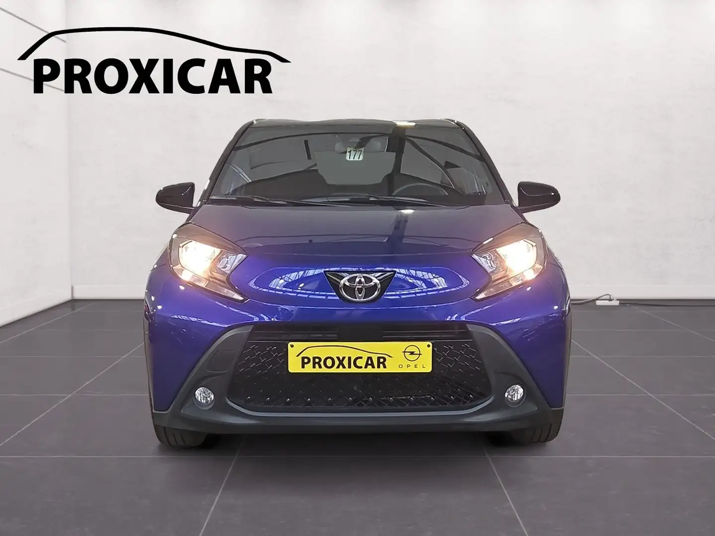 Toyota Aygo X pulse 1.0 essence 72cv 2023 Airco/Gps/Camera Bleu - 2