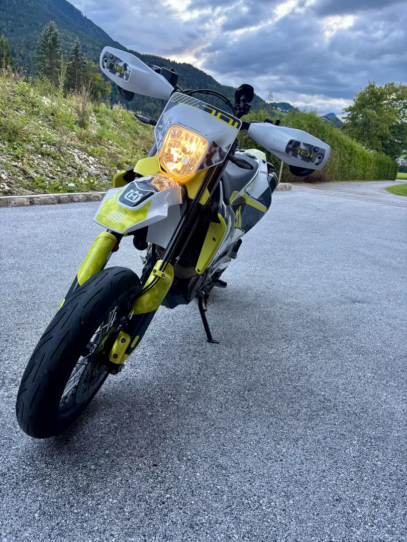 Husqvarna 701 Supermoto Noir - 2