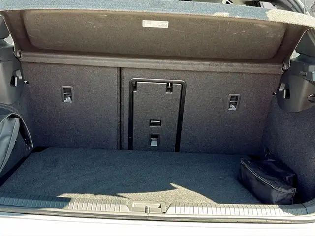 Volkswagen Golf view 13