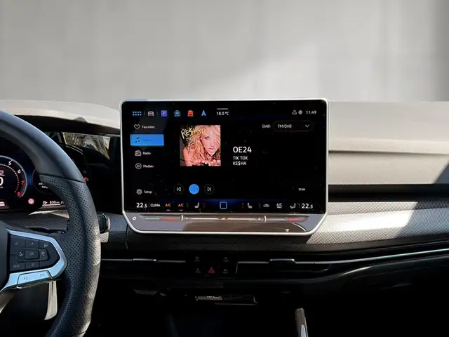 Volkswagen Golf view 10