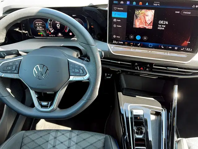 Volkswagen Golf view 12
