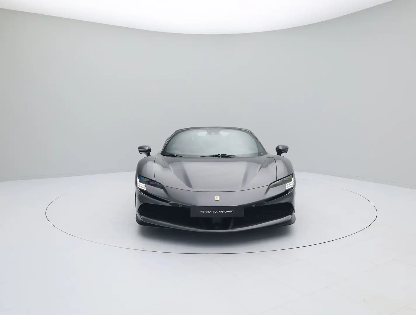 Ferrari SF90 Spider - FERRARI HAMBURG Plateado - 2