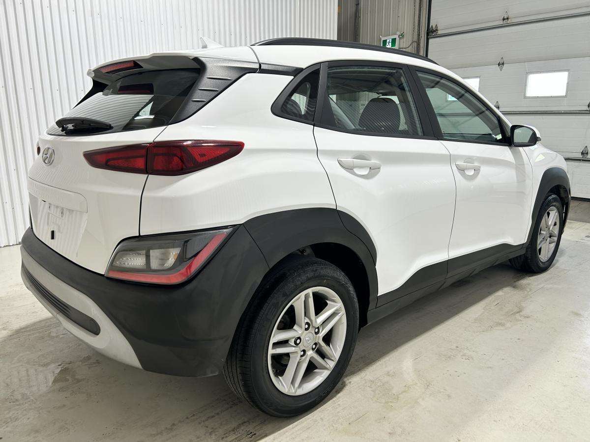 2022 Hyundai Kona 2.0L Essential FWD — снимка 1