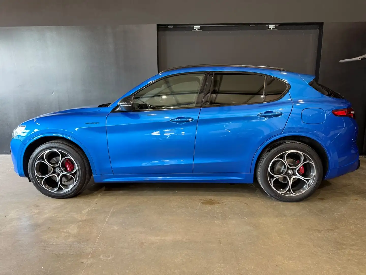 Alfa Romeo Stelvio Veloce Q4 CAM/AHK/PANO/ACC/1.HAND Blau - 2