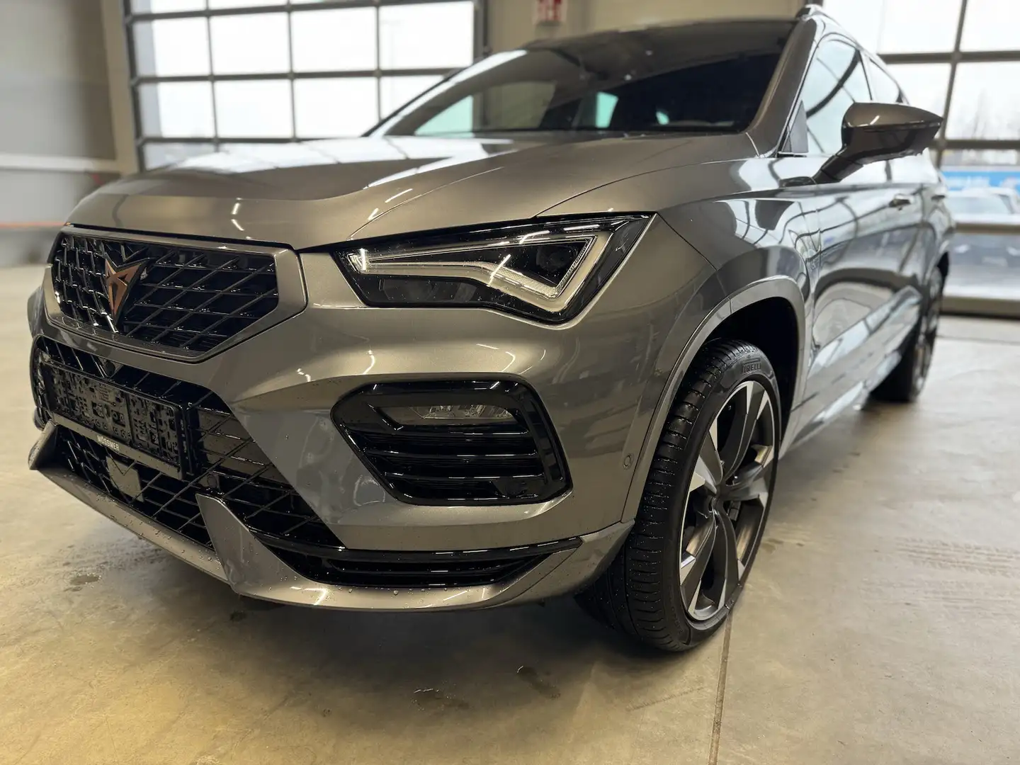 CUPRA Ateca 2.0 TSI DSG 4Drive Pano AHK Assist XL Grau - 1