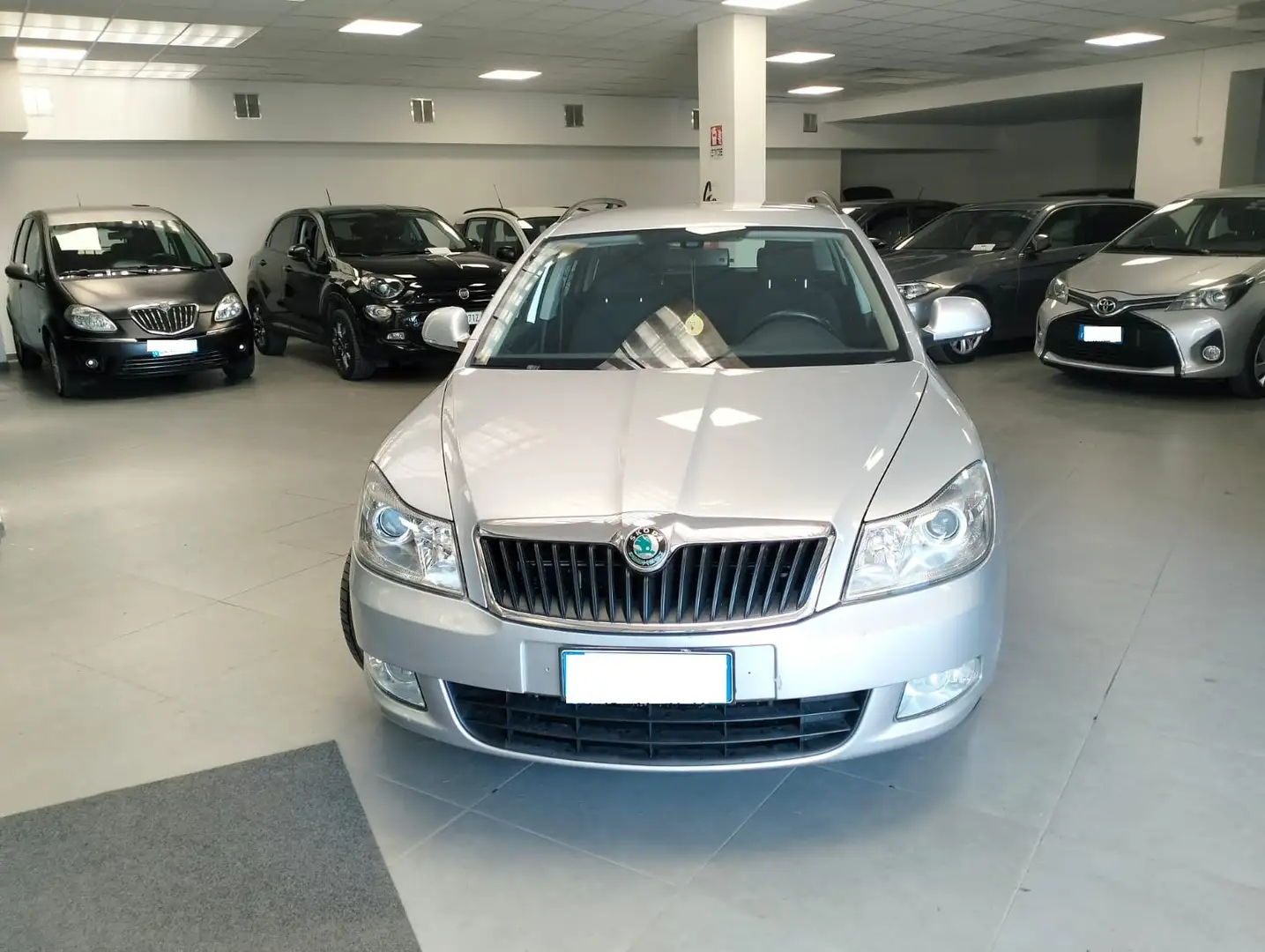 Skoda Octavia Octavia 1.6 tdi cr Active (comfort) Tagliandi Argento - 2