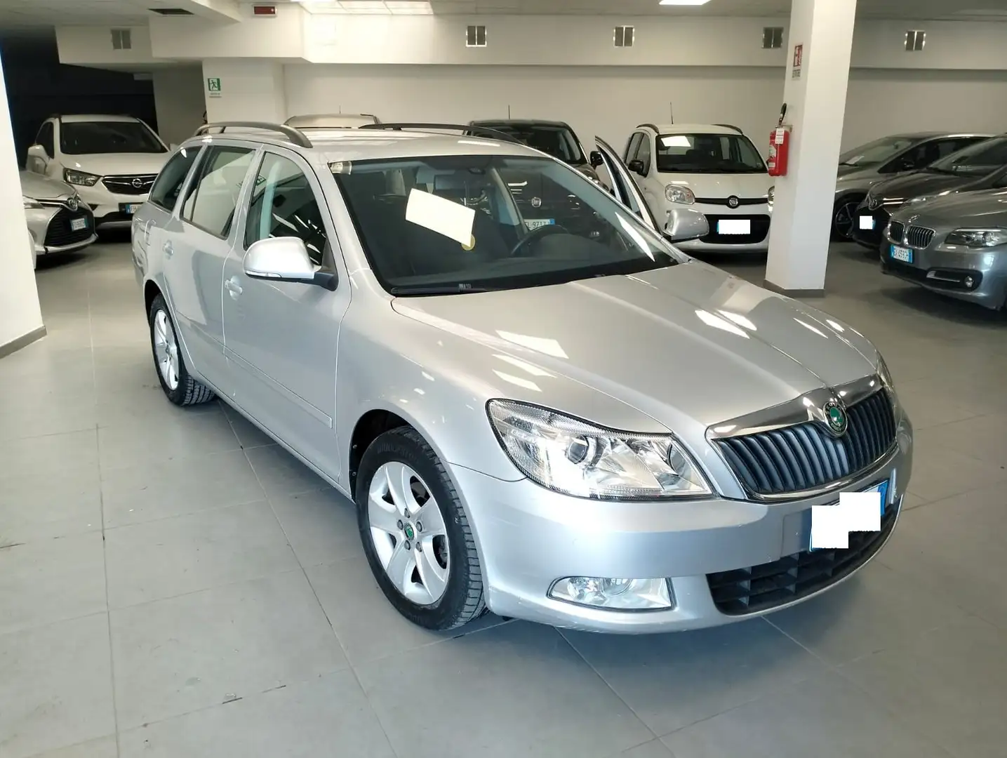 Skoda Octavia Octavia 1.6 tdi cr Active (comfort) Tagliandi Argento - 1