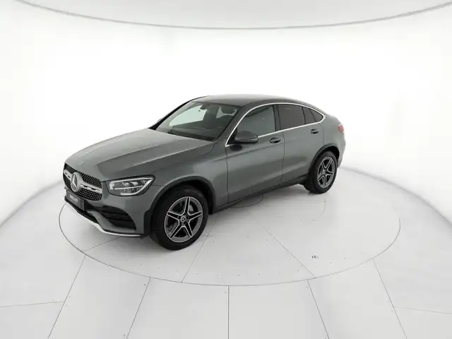 Mercedes-Benz GLC view 2
