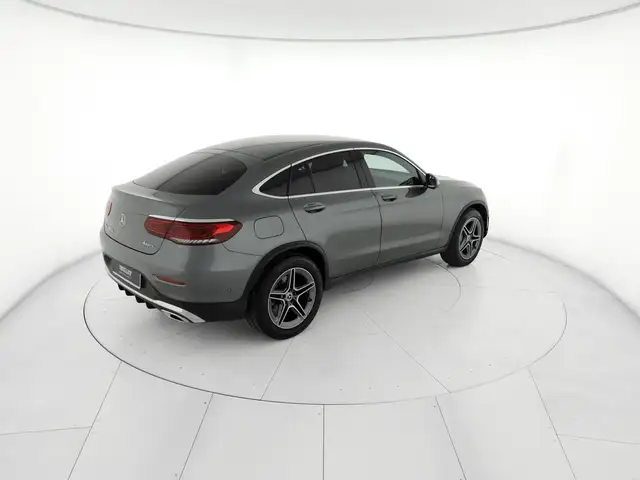Mercedes-Benz GLC view 4