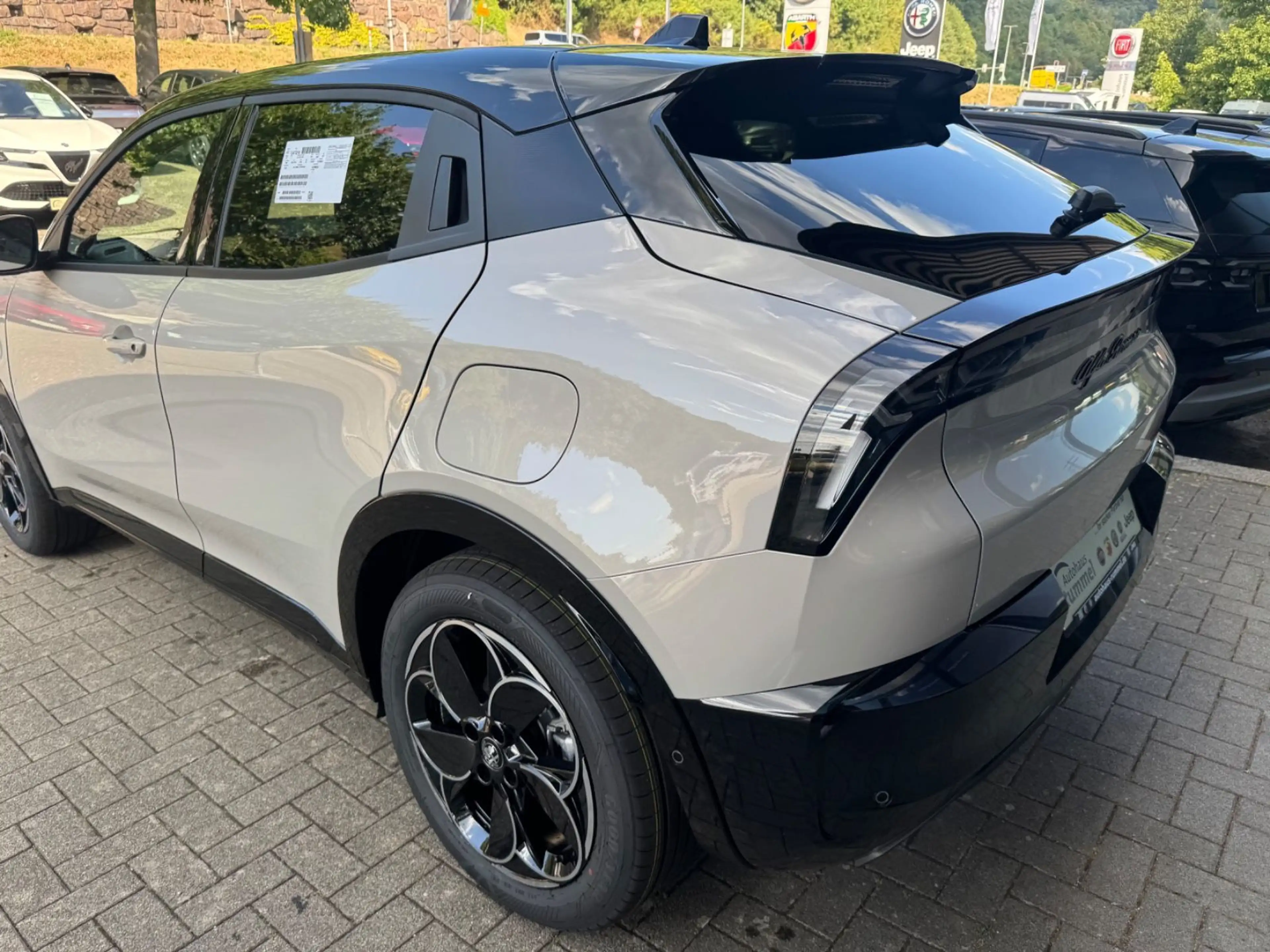 Alfa Romeo Junior Elettrica 115 kW Ti — photo 6