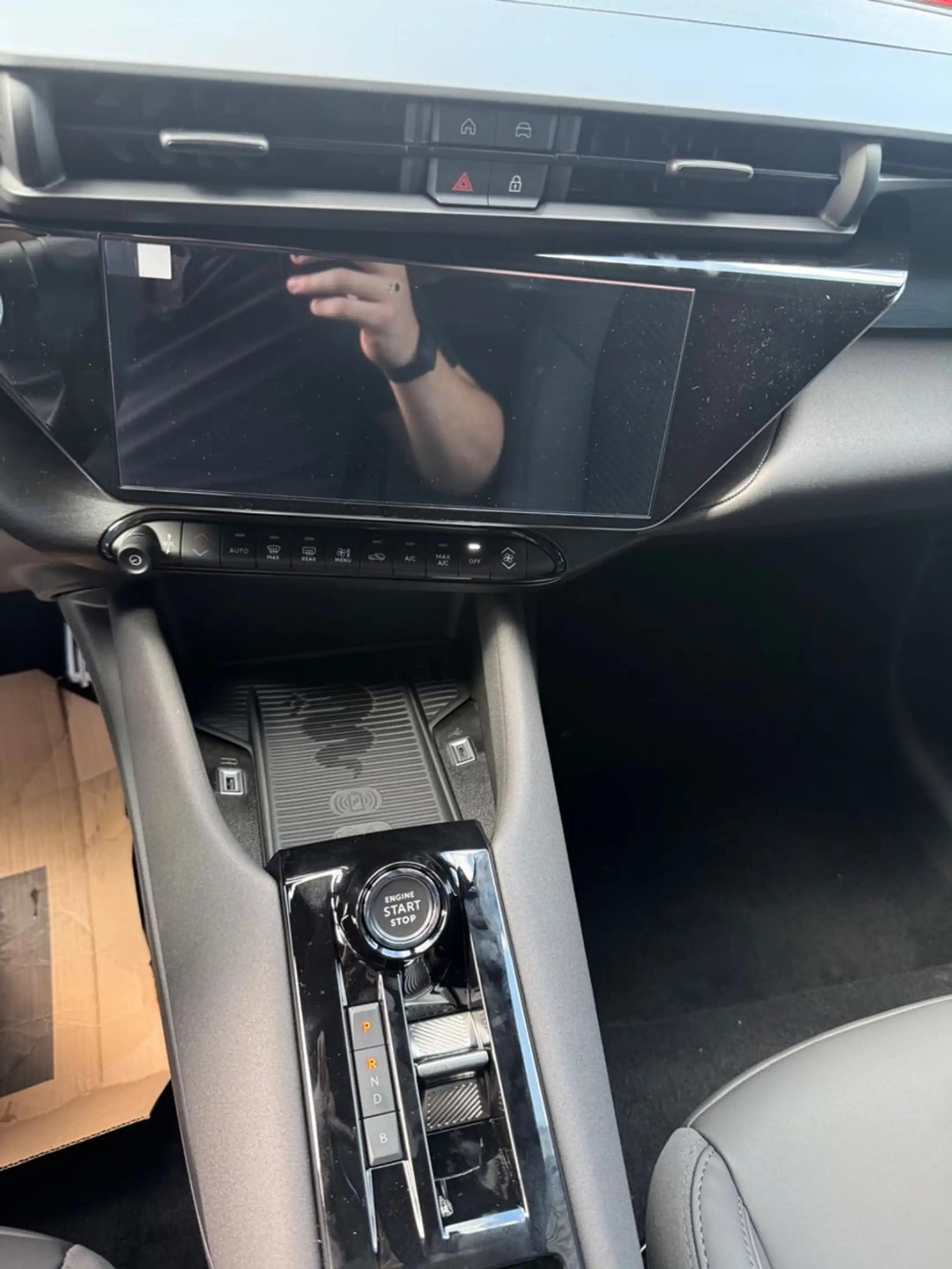Alfa Romeo Junior Elettrica 115 kW Ti — photo 12