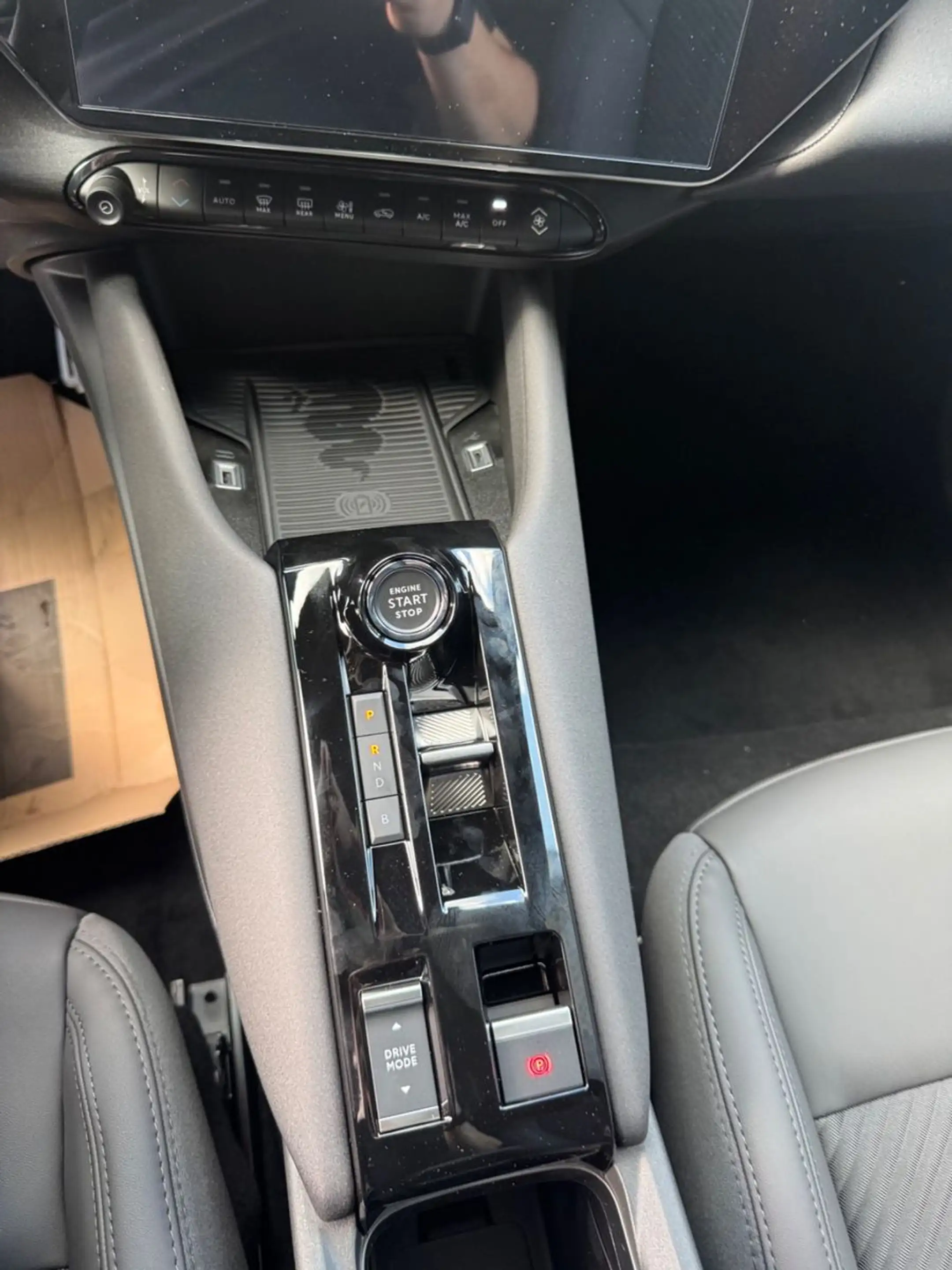 Alfa Romeo Junior Elettrica 115 kW Ti — photo 13