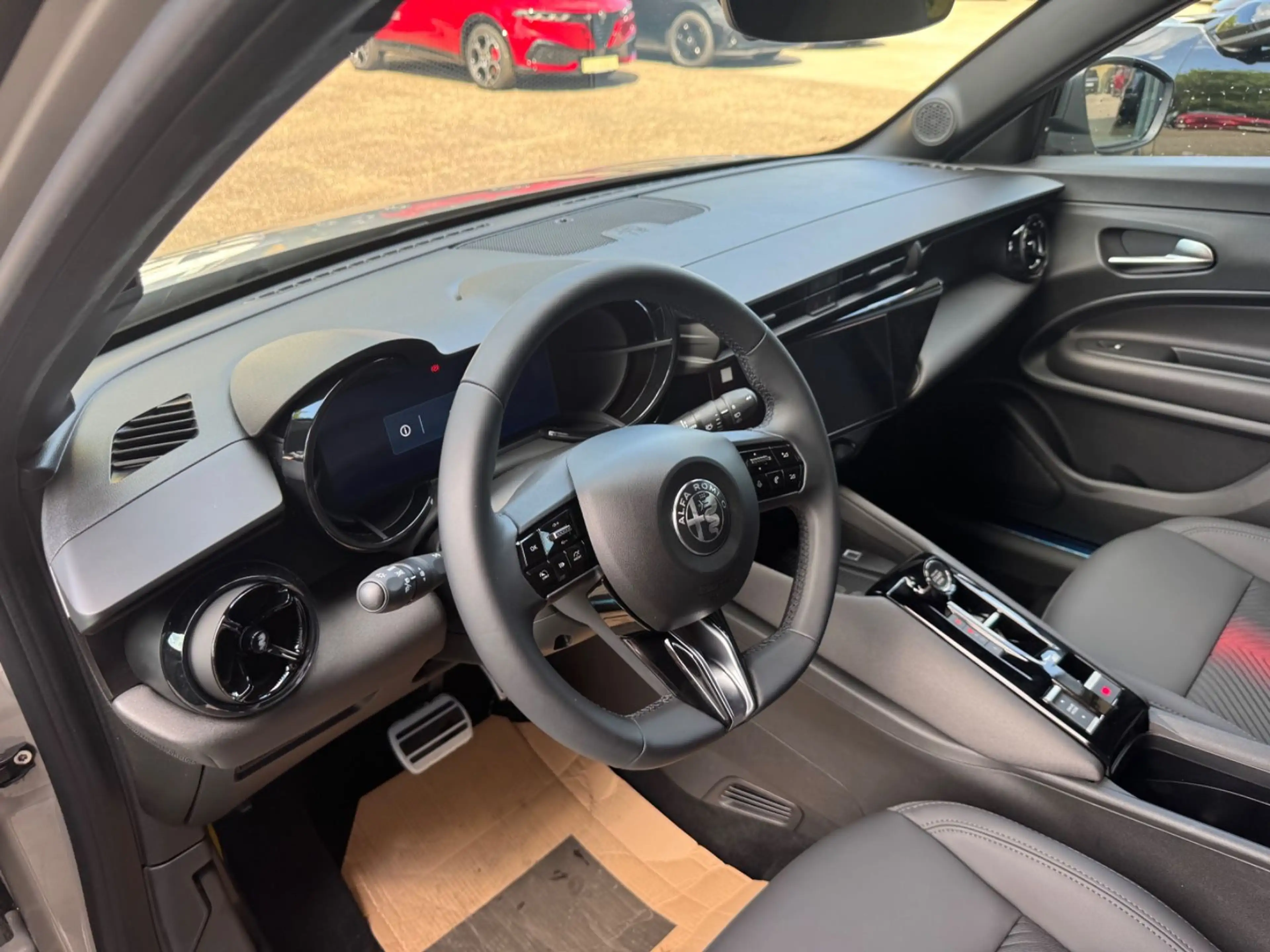 Alfa Romeo Junior Elettrica 115 kW Ti — photo 10