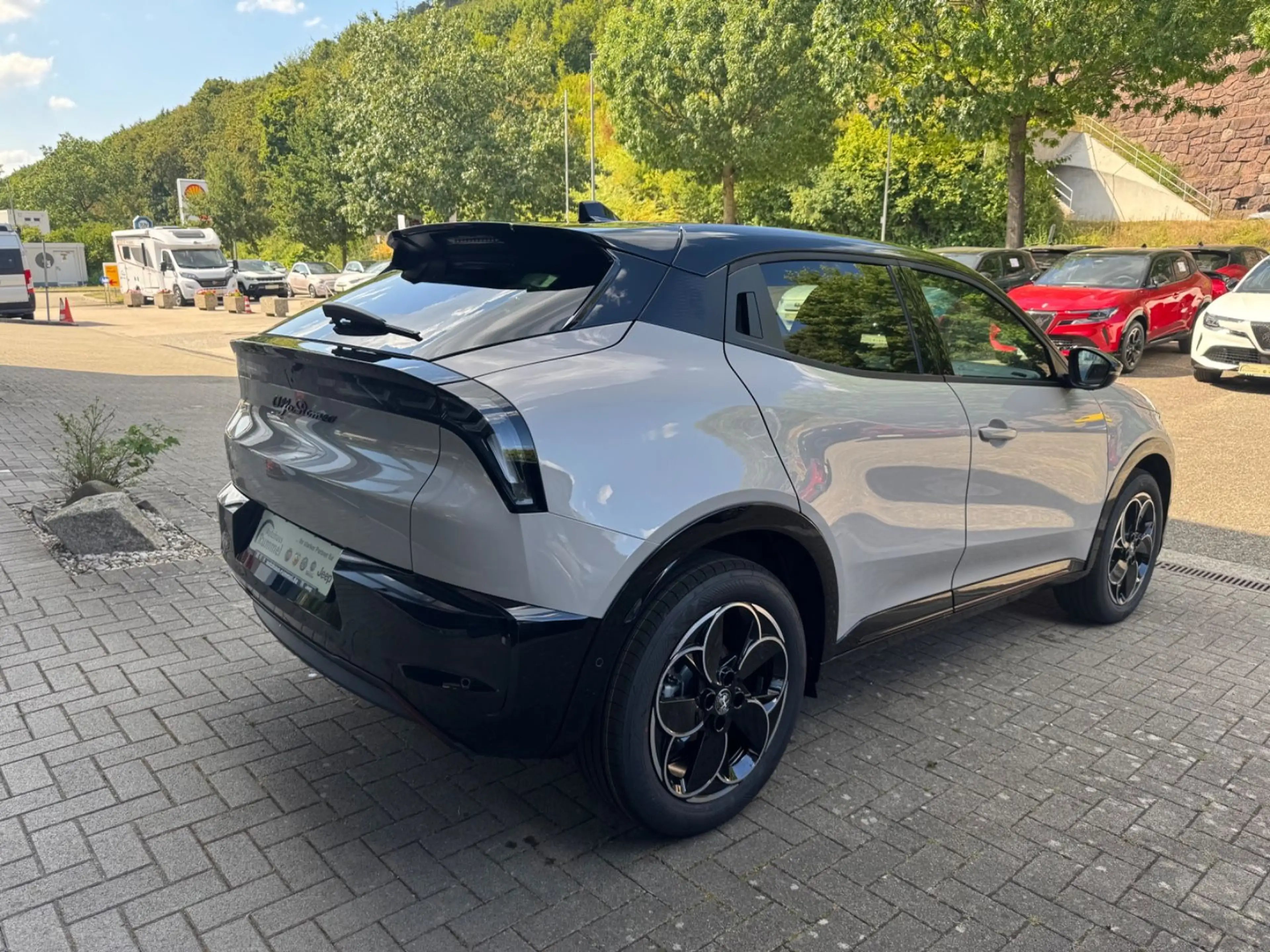 Alfa Romeo Junior Elettrica 115 kW Ti — photo 4
