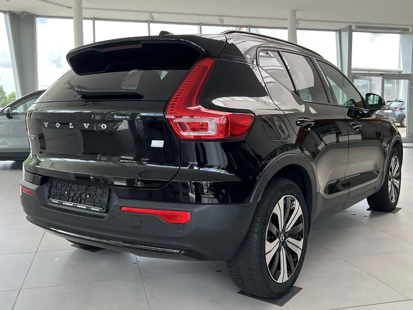 Volvo XC40 T5 Plug-In Hybrid (262 PS) AG7|Ultimate|ACC|BLIS Schwarz - 2