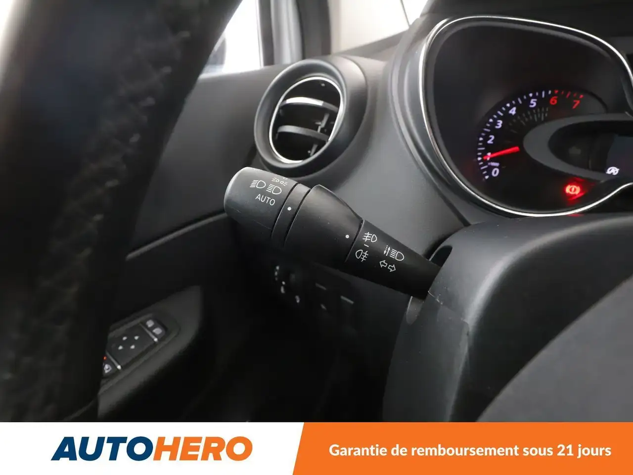 Renault Captur — photo 20