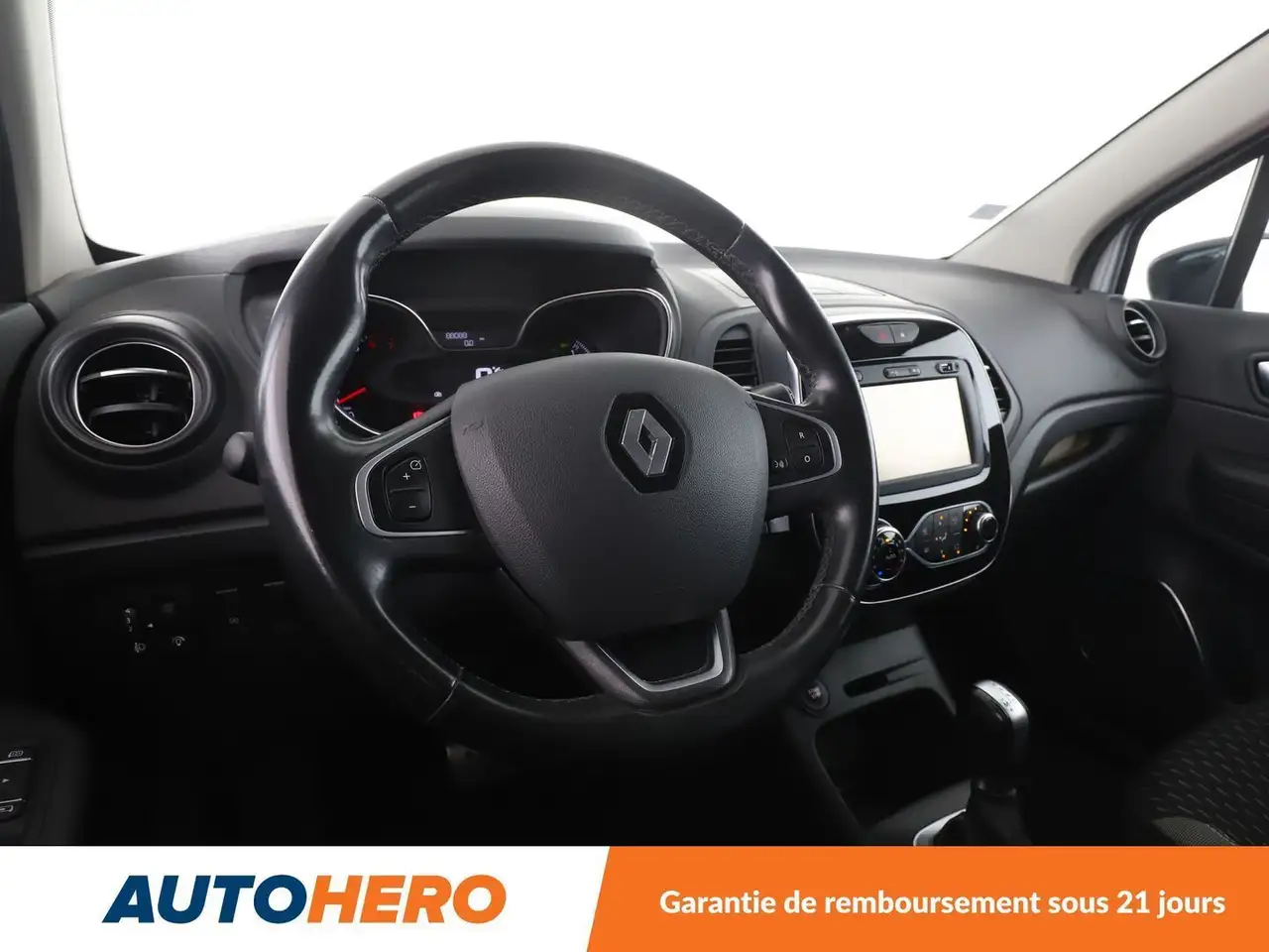 Renault Captur — photo 11