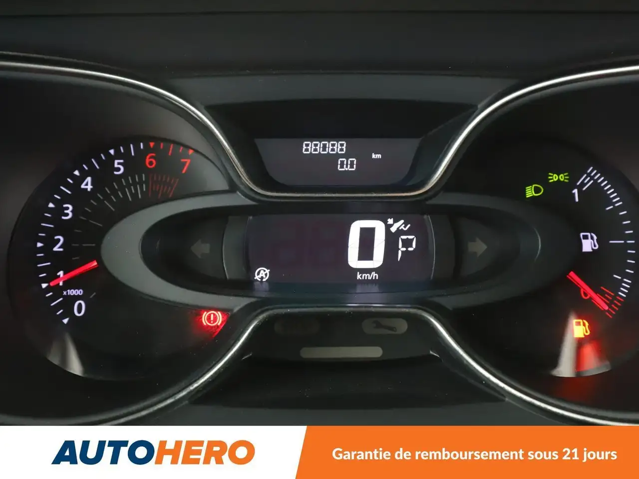 Renault Captur — photo 23