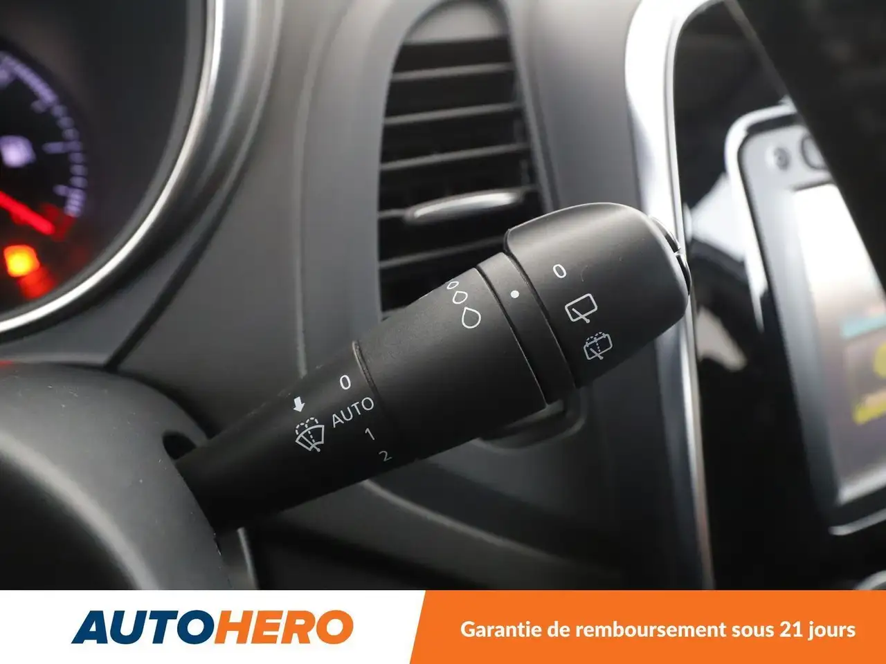 Renault Captur — photo 21