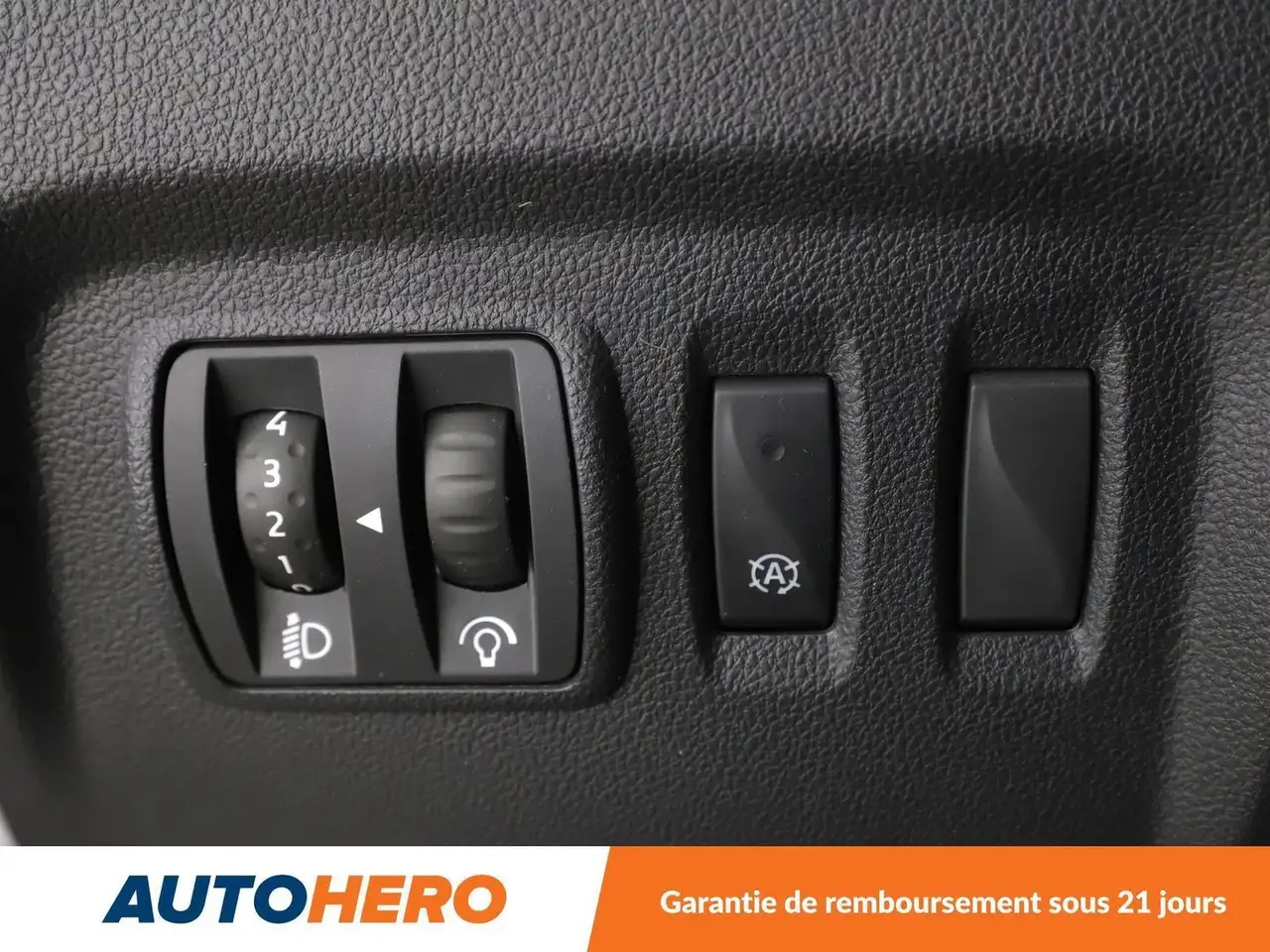 Renault Captur — photo 33