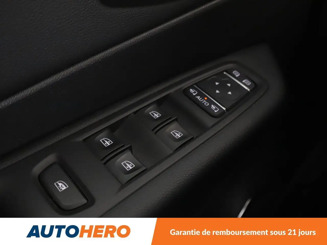 Renault Captur — photo 32
