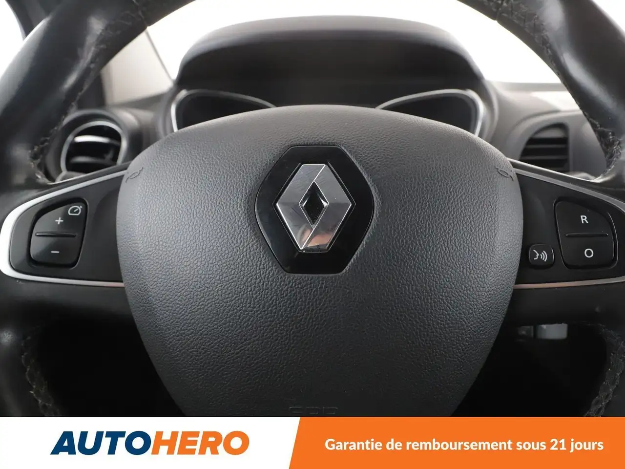 Renault Captur — photo 19