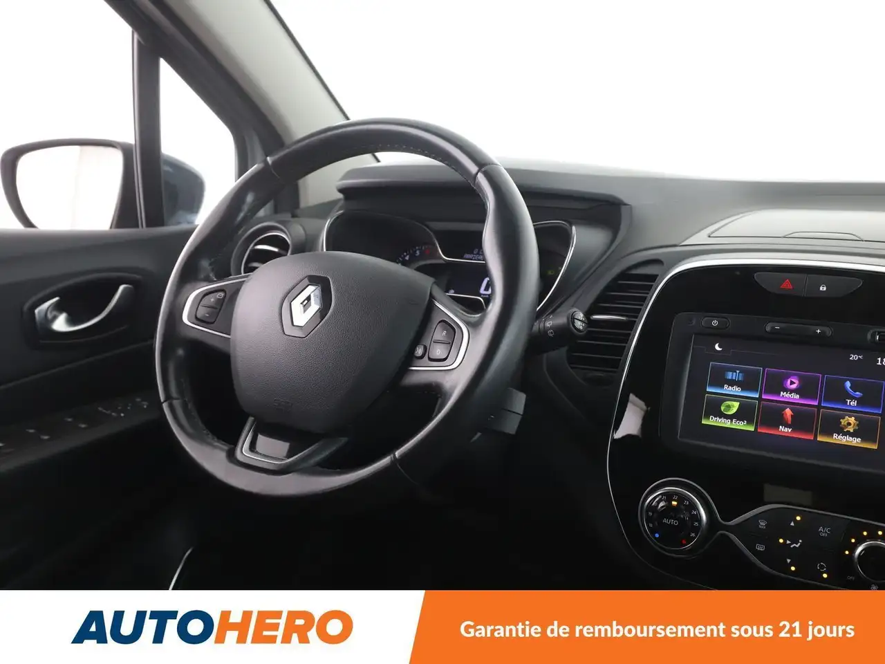Renault Captur — photo 13