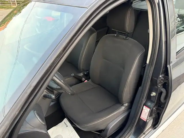 Dacia Duster view 9