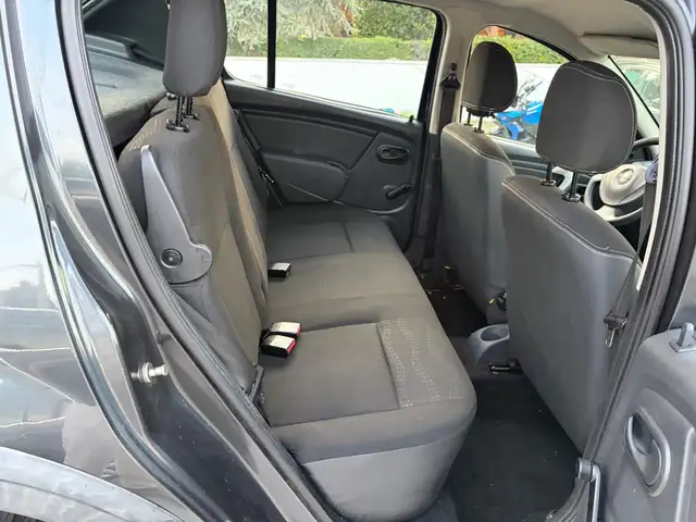 Dacia Duster view 12