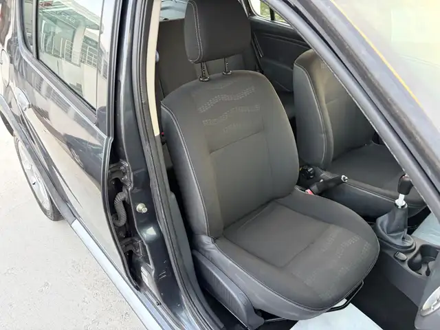 Dacia Duster view 10
