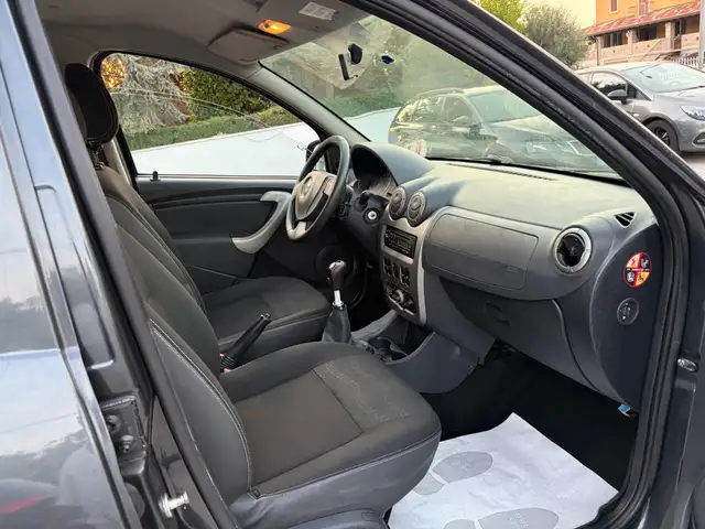 Dacia Duster view 11