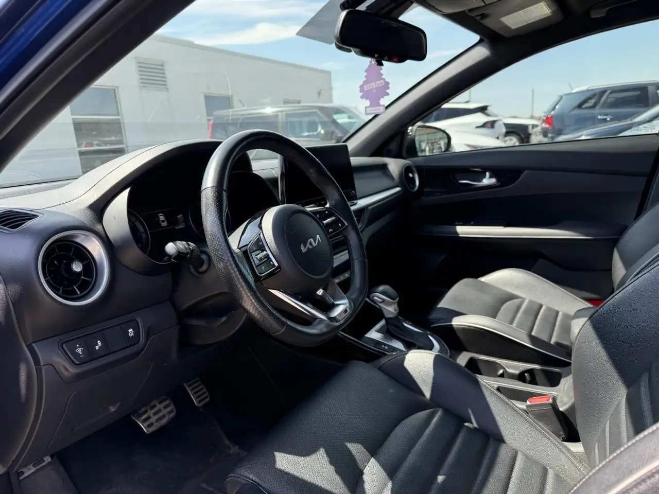 Kia Forte снимка Kia Forte