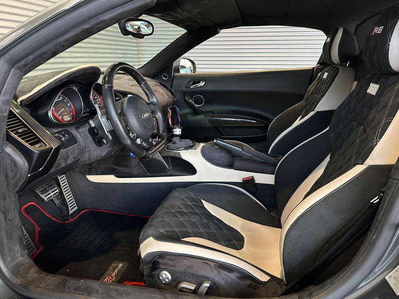 Audi R8 Spyder 5.2 FSI V10 QUATTRO — photo 13