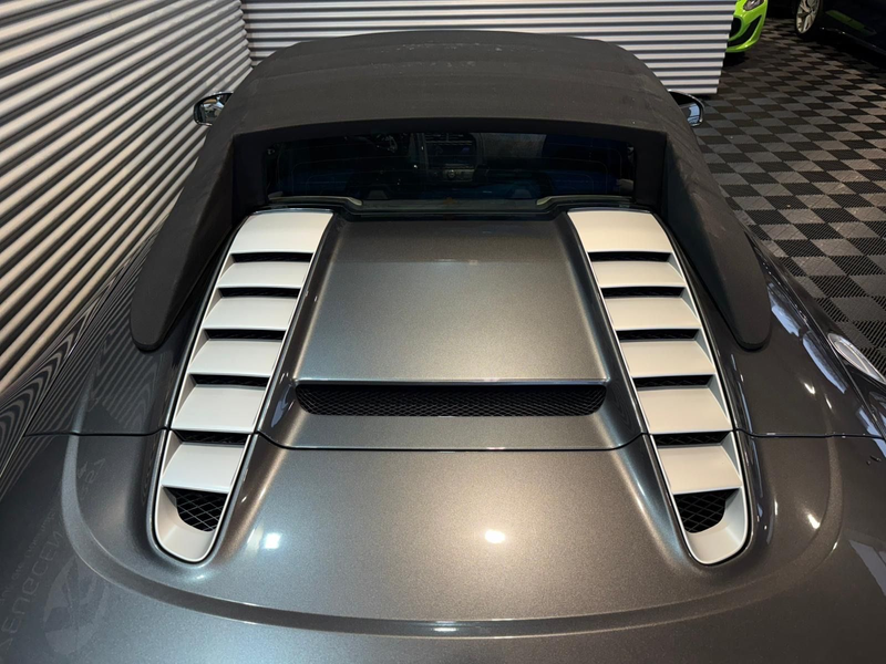 Audi R8 Spyder 5.2 FSI V10 QUATTRO — photo 10
